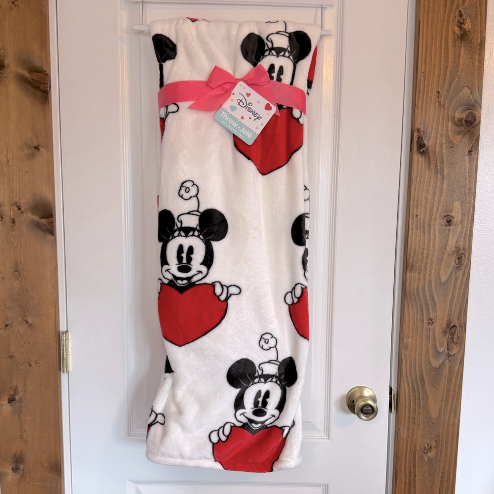 Disney Minnie Plush Throw